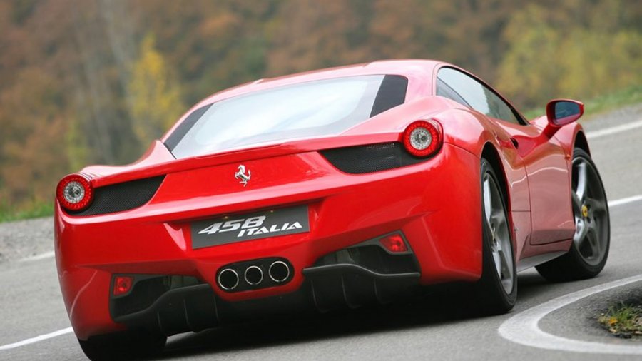 Ferrari_458_Italia_rear_SkyfallYachtCharter