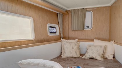 Lagoon 400 int2 - Skyfall Yacht Charter