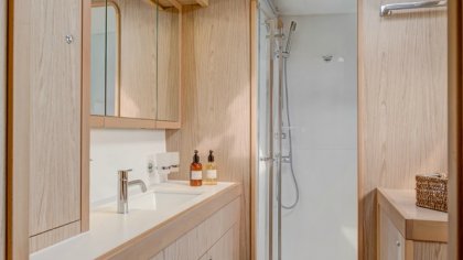 Lagoon 400 int5 - Skyfall Yacht Charter